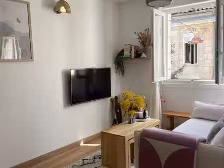 t2 meublé 27m² – rénové – bordeaux victoire – tram b