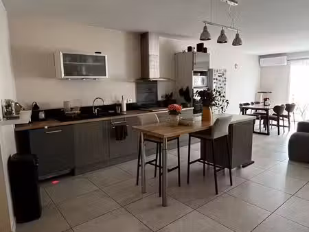 loue appartement duplex 2 chambres et grand bureau avec terrasse