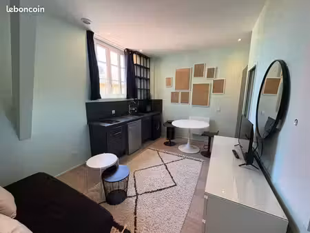 charmant studio cœur croix rousse lyon