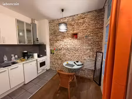 studio 1 pièce 28 m²