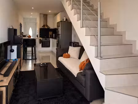duplex ~50m2 - vannes - 700 charges comprises