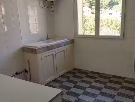 appartement t3 centre village