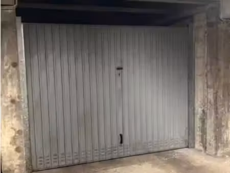 garage/ box