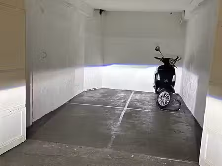 box fermé en sous-sol pour moto ou scooter – nice carras / ferber à louer : emplacement da