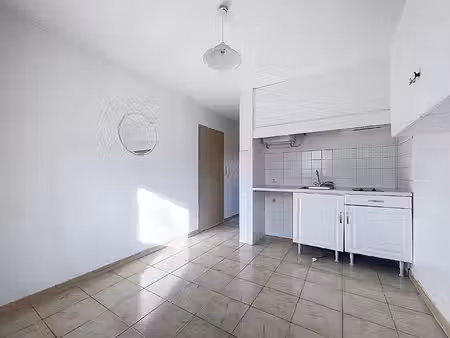 vente: appartement t2 de 24m2 sainte-anne 13008 marseille