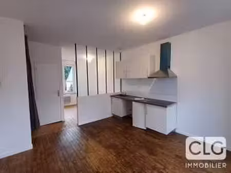 location appartement t1 à quimper (29000) : à louer t1 / 25m² quimper