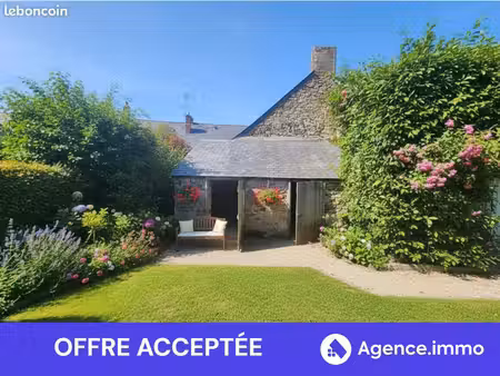 rare en centre-bourg – maison de ville en pierre avec jardin e