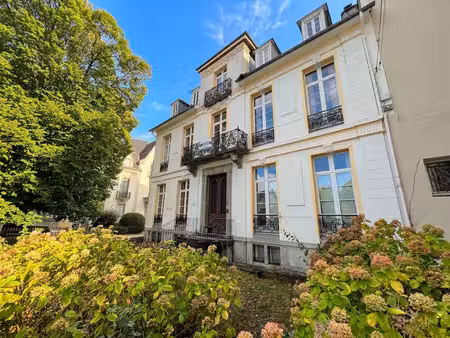 t3 de 52 m² avec jardin privatif de 35 m² au coeur de bagnères-de-luchon