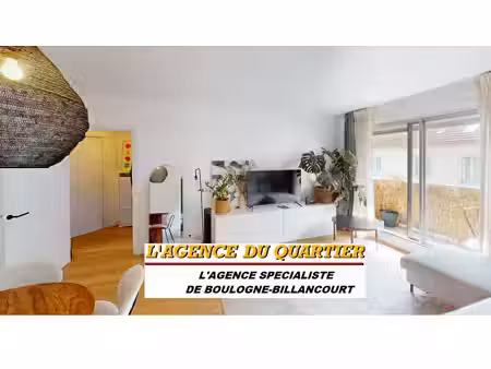 2 pièces avec balcon calme et clair  rue de paris.