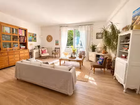 coup de coeur appartement avec 2 balcons et garage dans un ecrin de verdure a deux pas de 
