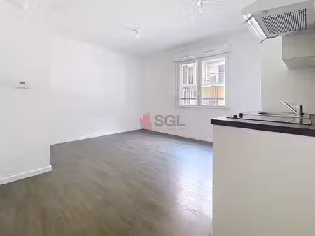 studio a vendre  ideal investisseur ou premier achat