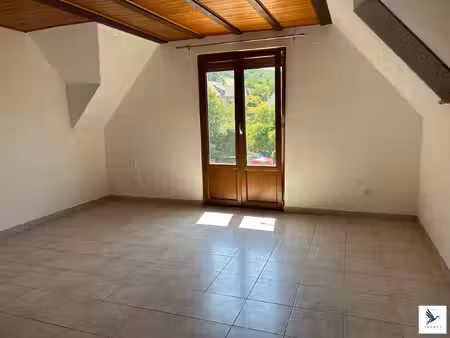 dans maison accolee - f3 de 81m² habitable