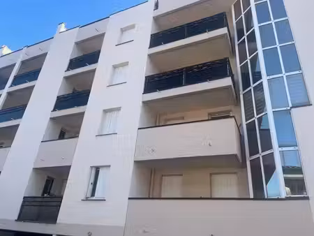 t2 31 m² avec parking port st sauveur !!