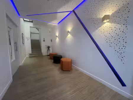 emplacement idéal pour ses bureaux refait à neuf proche a4