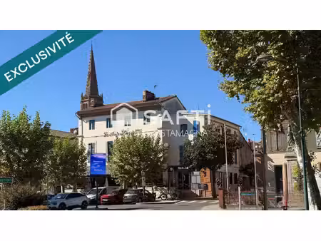 immeuble avec locaux commerciaux loués