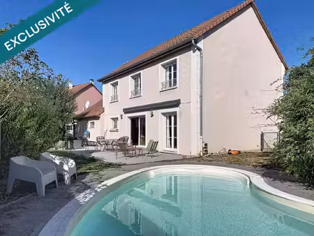 pavillon individuel 170 m² – 4 chambres – piscine