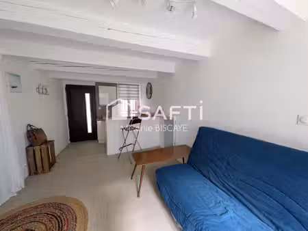 studio rénové avec terrasse de 17m²