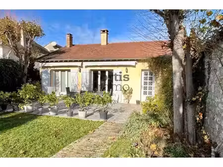 saintry-sur-seine-maison-plain pied-5 pièces-jardin-piscine