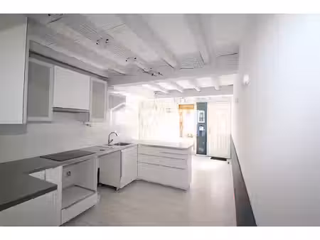 maison de village sans extérieur - 2 chambres - 2 salles de bains - 2 toilettes - 2 entrée