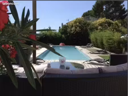cassis villa de 6 appartements à 500m du port