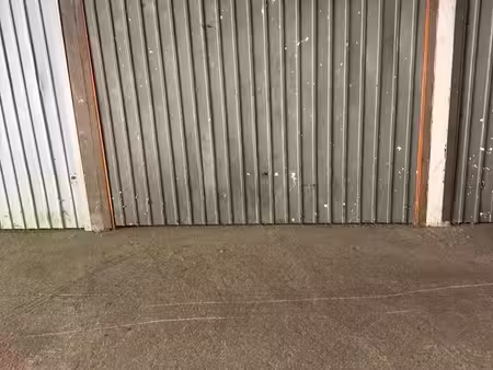 garage de 13m a vaulx en velin