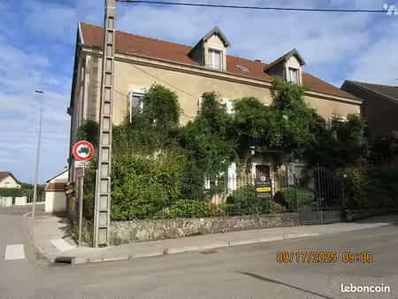 maison 16 pièces 269 m²