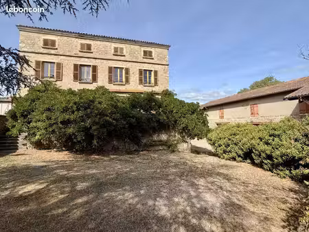 maison 7 pièces 195 m²