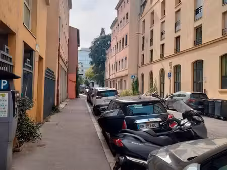 location parking fermé lyon 5