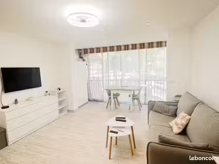 studio meublé à louer jusqu’à fin juin