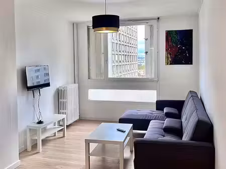 t4 rénové 80 m² – lyon 8