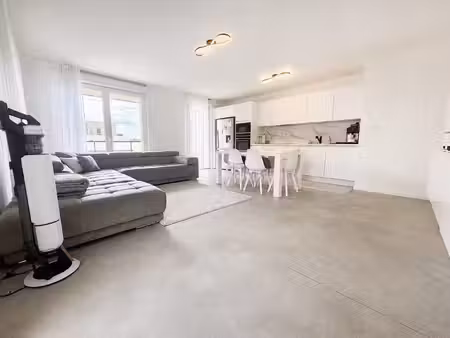 lingolsheim – t4 rénové avec un magnifique grand balcon en l – c