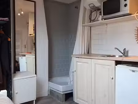 studette local pièce chambre 9e
