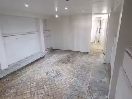 garage en rdc + mezzanine rue de prony