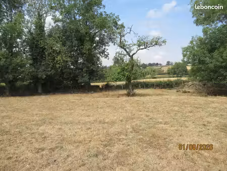 terrain de 2000m²dans le sud-brionnais