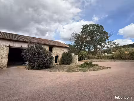 ferme 1 pièce 168 m²