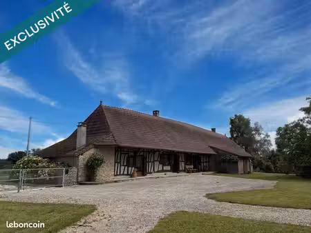 longère 4 pièces 147 m²