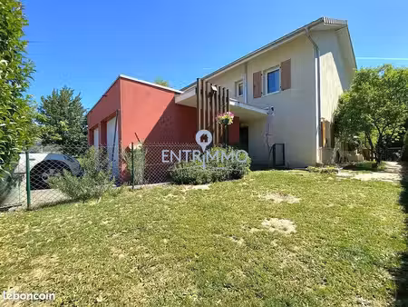 villa 4 pièces 84 m²