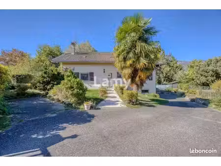 villa 7 pièces 162 m²
