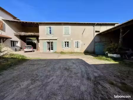 maison 3 pièces 276 m²