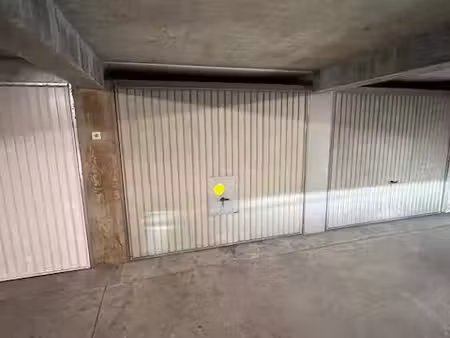 parking/box 14 m² ambilly