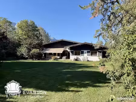 propriété 4 pièces 170 m²