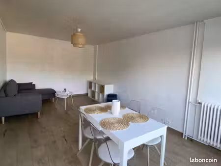 t2 meublé clé en main – parking + cave – tram direct genève