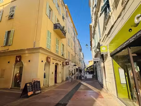 local commercial  prêt-à-porter 148 m² menton