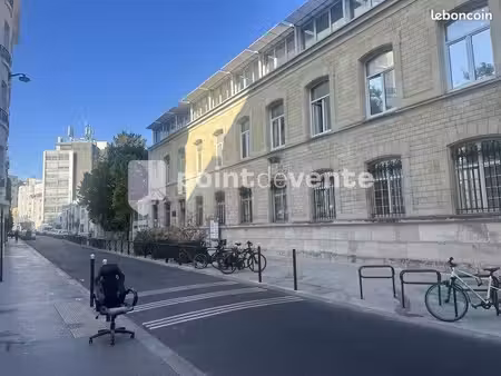 local commercial 51 m²