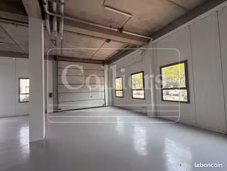 local d'activité 240 m²