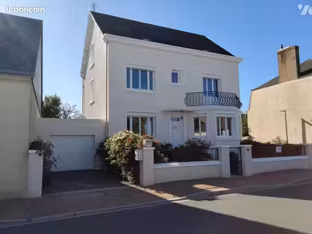 maison 7 pièces 196 m²