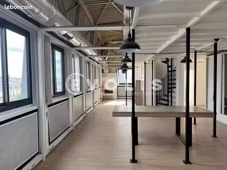 bureaux 158 m²