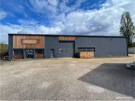 local commercial 460m2 arconnay