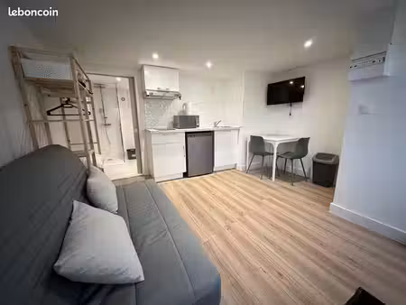 très beau studio neuf avec terrasse