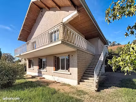 propriété 7 pièces 138 m²